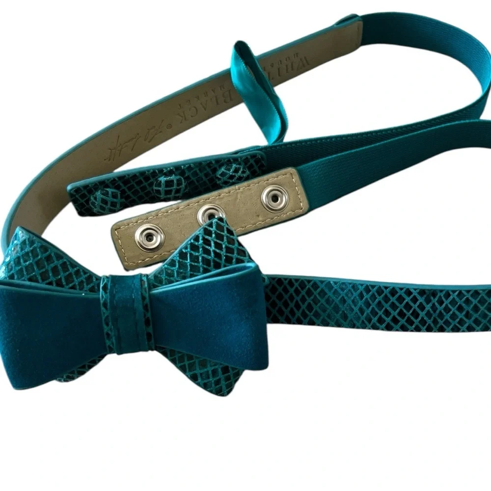 White House Black Market Turquoise Suede Bow Leather Belt
